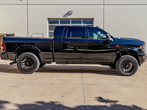 Used 2024 RAM 2500 Limited image 11