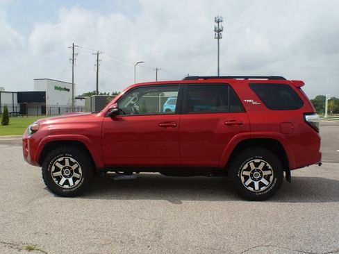 Used 2020 Toyota 4Runner TRD Off-Road Premium w/ Moonroof Package AWD/4WD image 15
