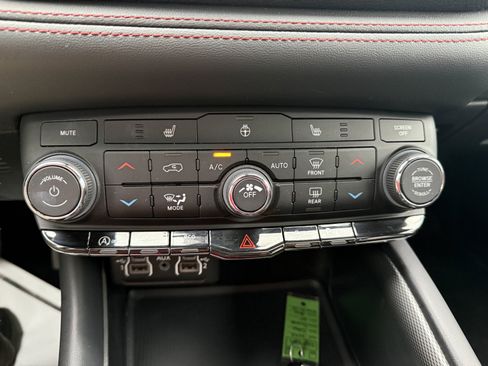 Used 2023 Dodge Durango GT AWD/4WD image 27