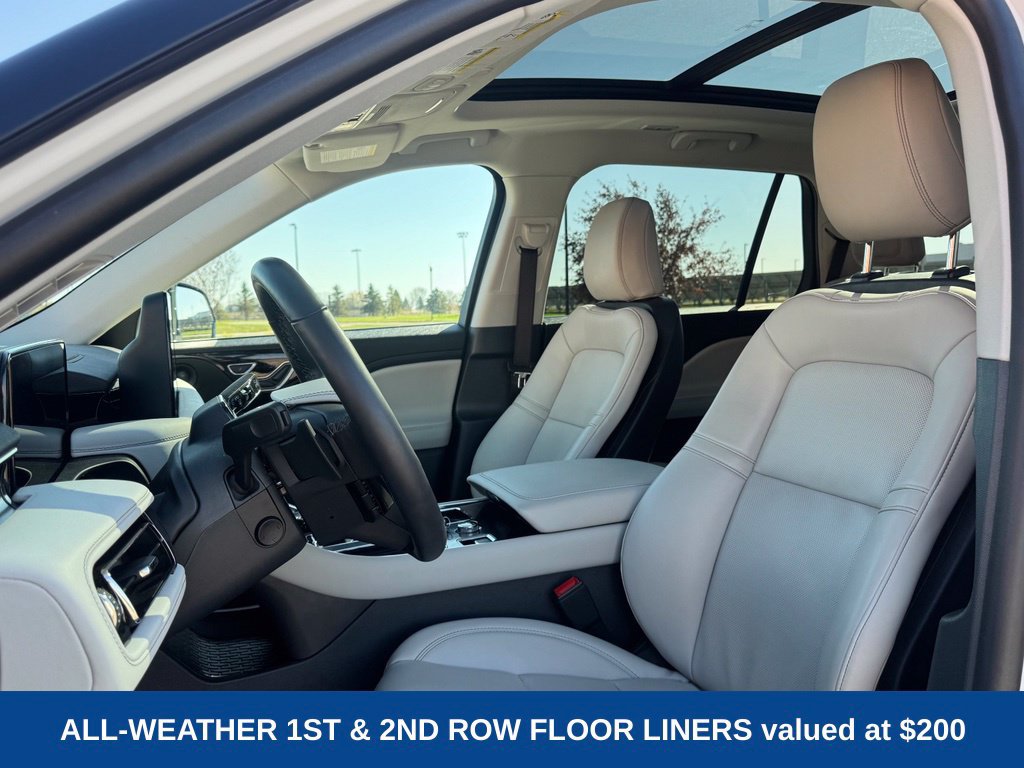 Used 2026 Lincoln Aviator AWD image 6