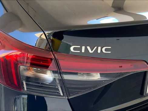 Used 2025 Honda Civic Sport image 28