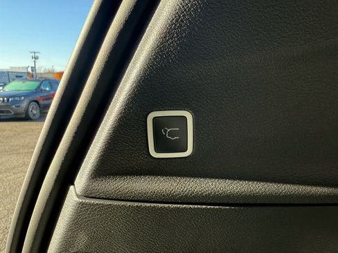 New 2026 Chrysler Pacifica Select image 6