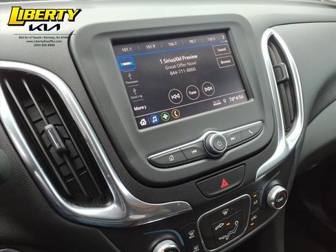 Used 2020 Chevrolet Equinox LT image 16