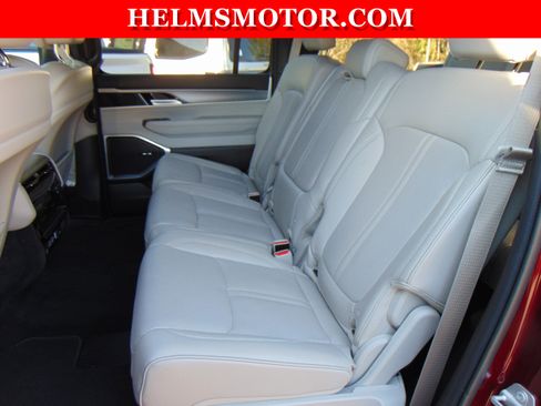 Certified 2025 Jeep Wagoneer 4WD image 35