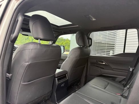 Used 2024 Lexus GX 550 w/ Cold Area Package AWD/4WD image 27