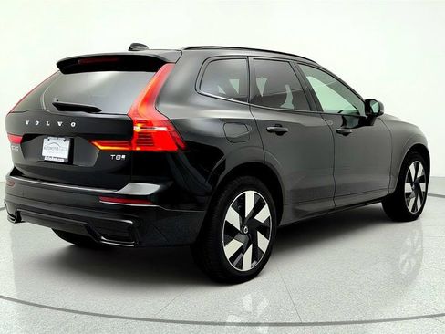 Used 2025 Volvo XC60 T8 Plus w/ Protection Package Premier AWD/4WD image 5