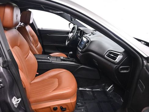 Used 2017 Maserati Ghibli RWD image 23