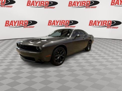 Used 2021 Dodge Challenger SXT w/ Driver Convenience Group image 5