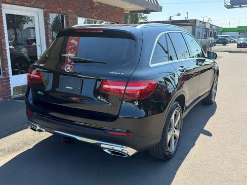 Used 2017 Mercedes-Benz GLC 300 4MATIC image 3