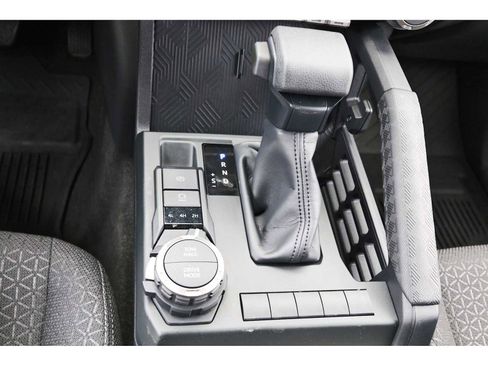 Used 2025 Toyota 4Runner SR5 AWD/4WD image 25