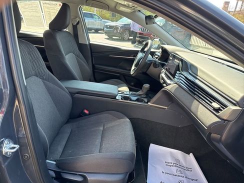 Used 2025 Toyota Camry LE image 22