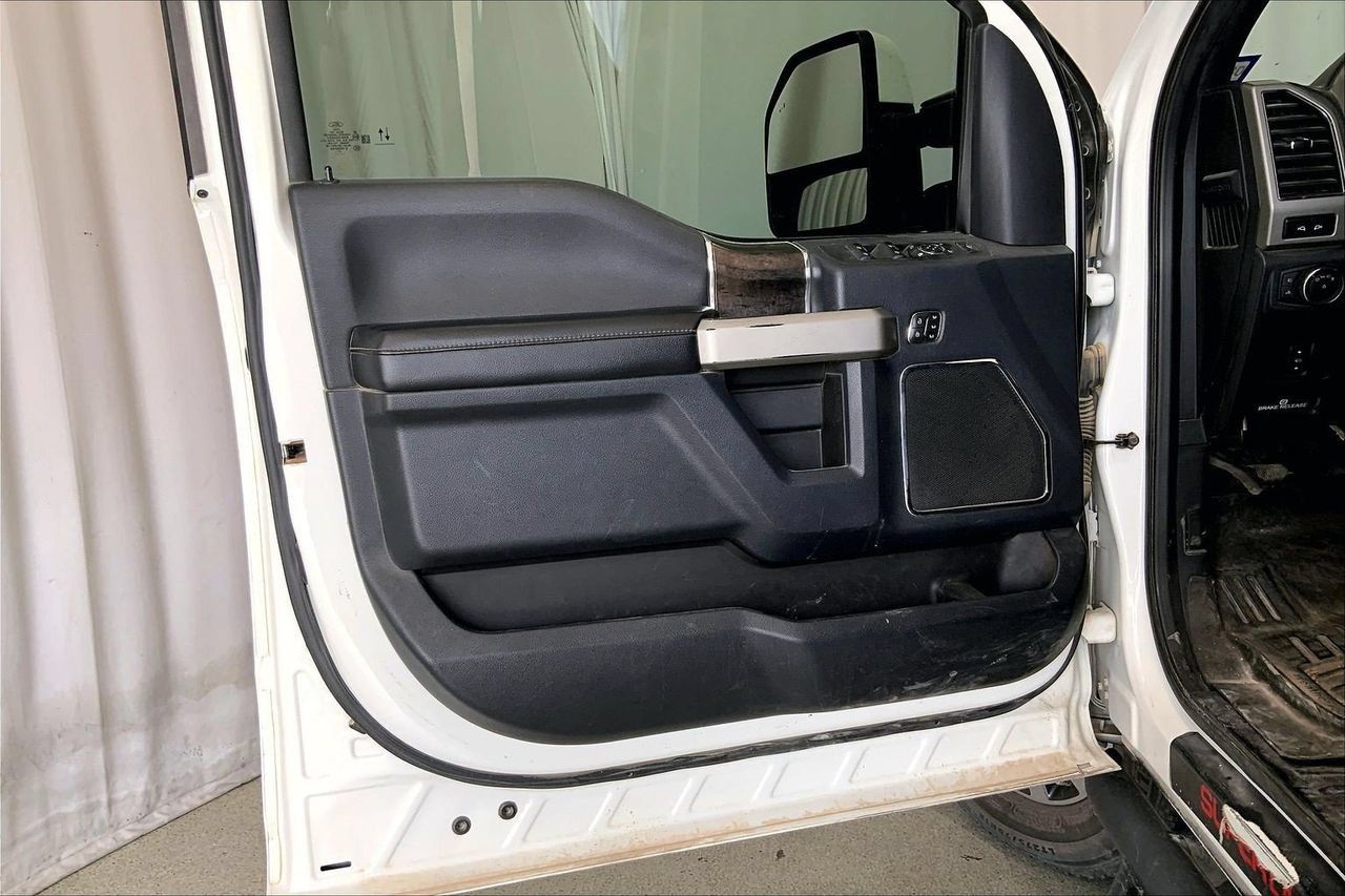 Used 2022 Ford F350 Lariat w/ Lariat Value Package AWD/4WD image 21