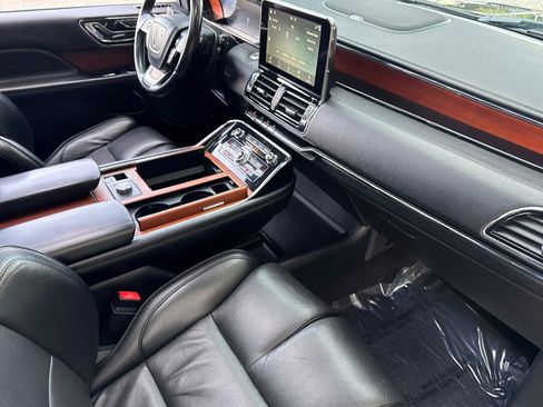 Used 2019 Lincoln Navigator L Select image 15