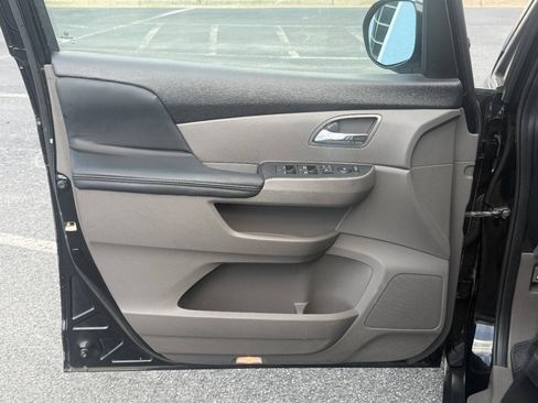 Used 2015 Honda Odyssey EX image 17