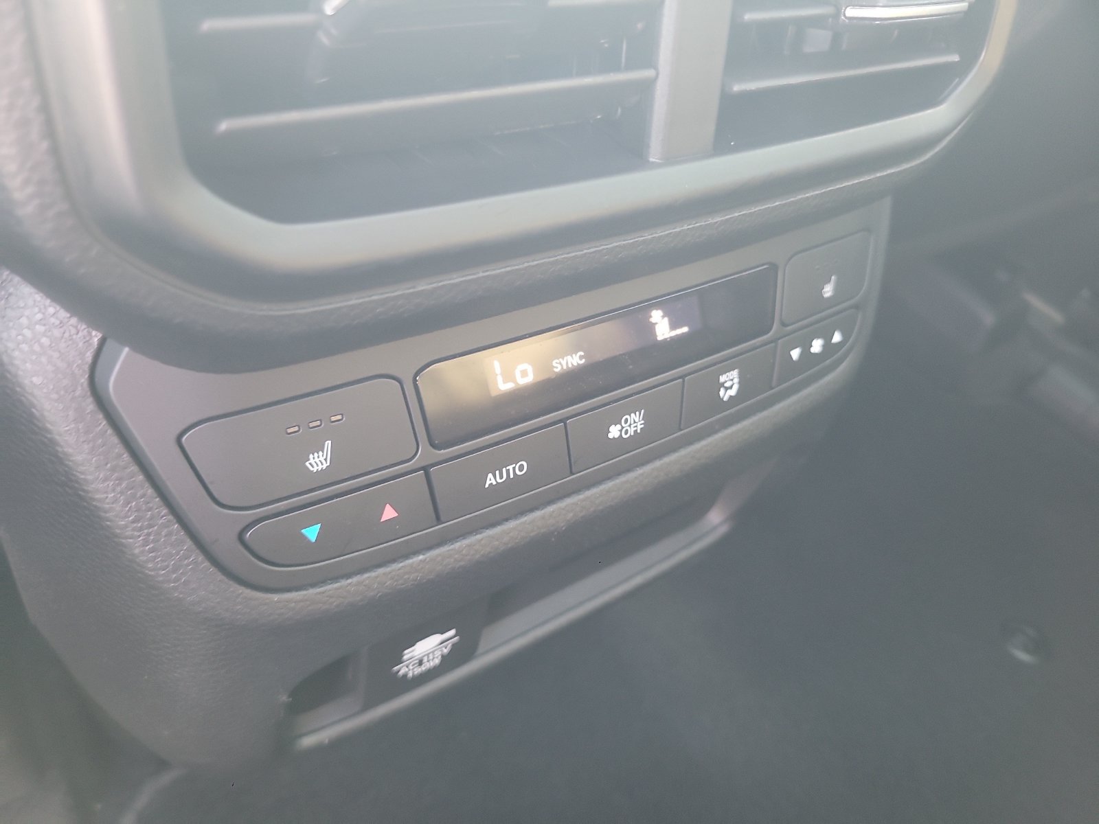 Used 2025 Honda Pilot Elite image 26
