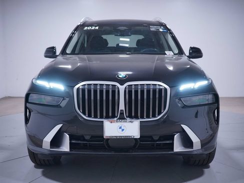 Used 2024 BMW X7 xDrive40i w/ Premium Package AWD/4WD image 4