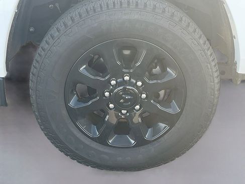 Used 2024 RAM 2500 Limited AWD/4WD image 33