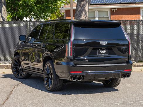 Used 2026 Cadillac Escalade V AWD/4WD image 32