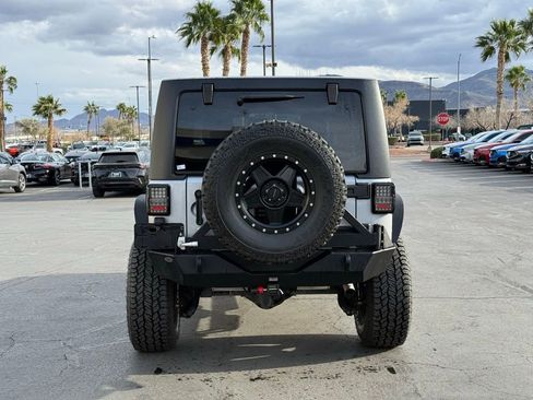 Used 2016 Jeep Wrangler Unlimited Sahara image 5