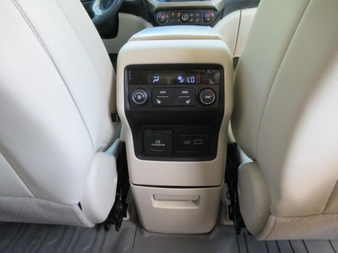 Used 2021 GMC Acadia Denali w/ Denali Technology Package FWD image 36