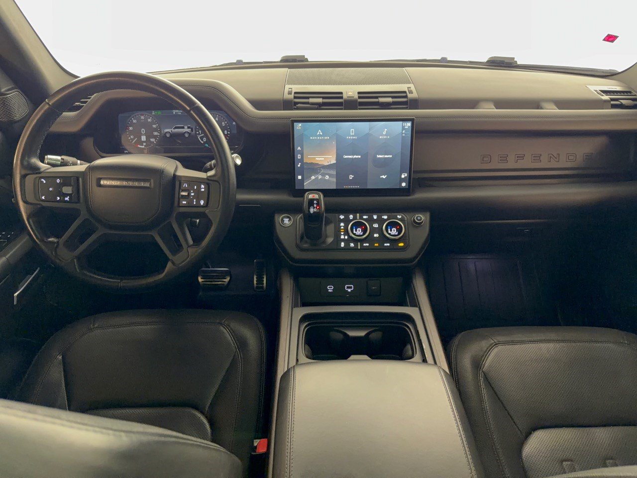 Used 2022 Land Rover Defender 110 X-Dynamic HSE AWD/4WD image 17