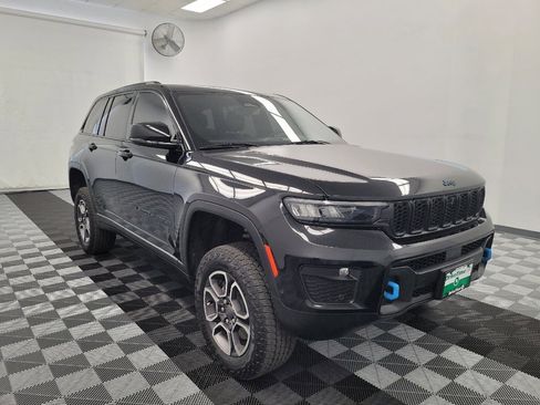Used 2022 Jeep Grand Cherokee Trailhawk w/ Advanced Protech Group II AWD/4WD image 13