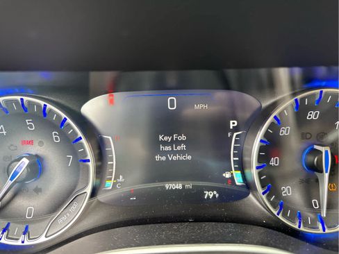 Used 2022 Chrysler Pacifica Touring-L FWD image 8