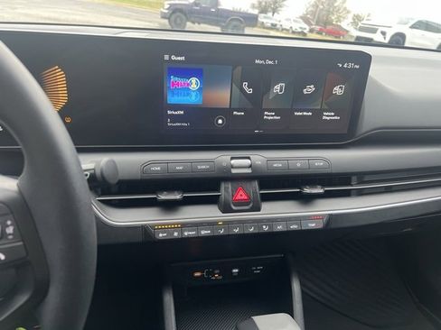 Used 2025 Kia K4 LXS image 14