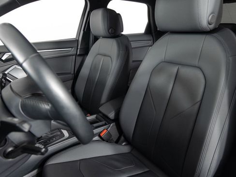 Used 2020 Audi Q3 2.0T Premium Plus w/ Premium Plus Package image 16