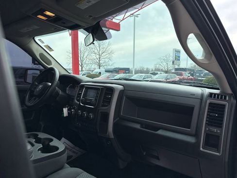 Used 2017 RAM 1500 Express image 28