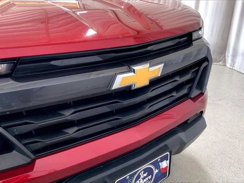 Used 2023 Chevrolet Colorado LT RWD image 7