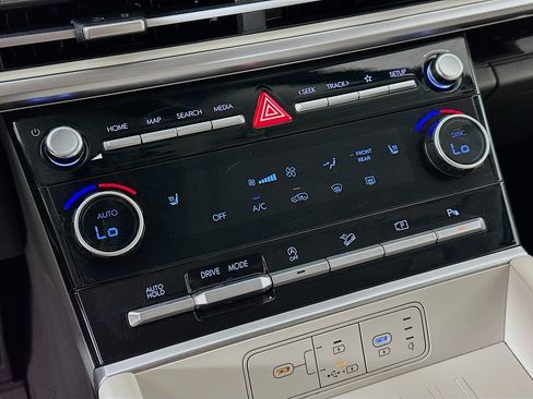 Used 2025 Hyundai Santa Fe SEL FWD image 23