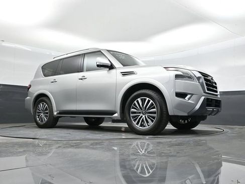 Used 2024 Nissan Armada SL w/ Captain's Chairs Package RWD image 42