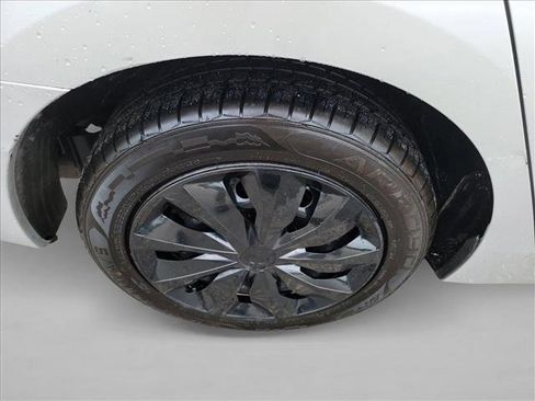 Used 2014 Nissan Sentra S FWD image 11
