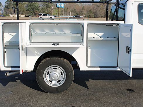 Used 2025 Ford F250 XL image 14