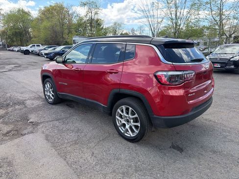 Used 2025 Jeep Compass Limited AWD/4WD image 10