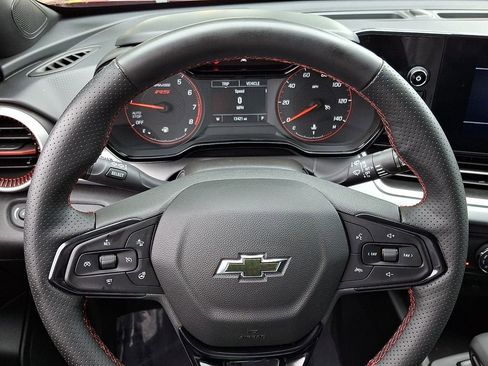Certified 2025 Chevrolet Trax RS w/ Driver Confidence Package FWD image 18