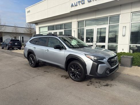 Used 2025 Subaru Outback Onyx Edition image 1