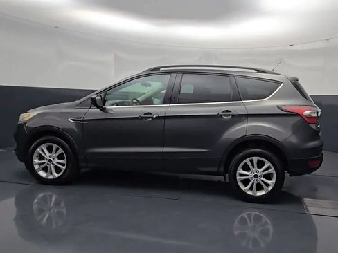 Used 2017 Ford Escape SE w/ SE Leather Comfort Package AWD/4WD image 6