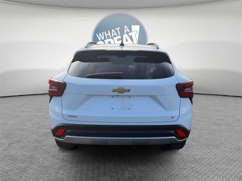 Certified 2024 Chevrolet Trax LT image 5