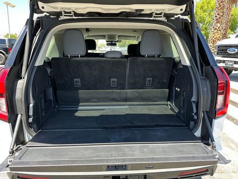 Used 2025 Ford Expedition Active RWD image 23