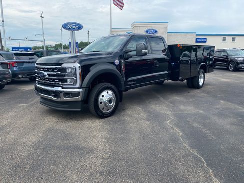 New 2026 Ford F550 4x4 Crew Cab image 2