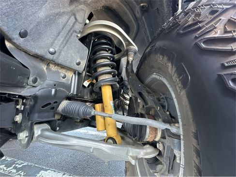 Used 2022 Ford Bronco Everglades image 46