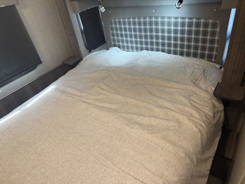 Used 2023 Ford E-450 and Econoline 450 Super Duty w/ Motorhome Prep Package image 74