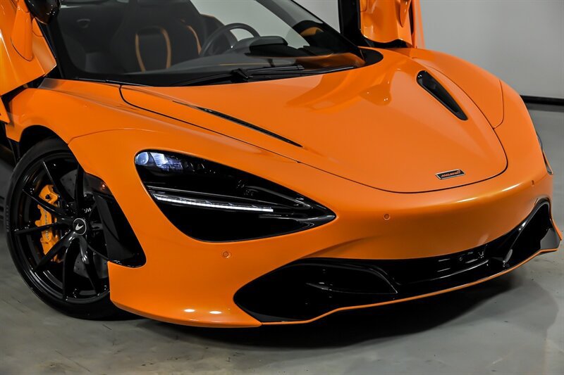 Used 2022 McLaren 720S Spider RWD image 3
