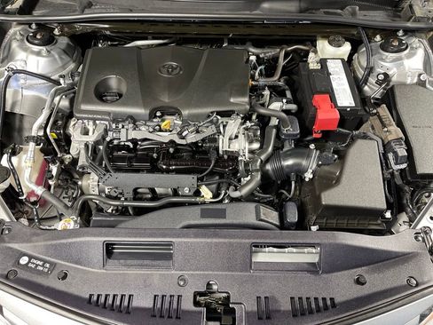 Used 2020 Toyota Camry LE w/ Convenience Package image 9