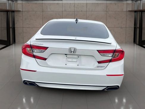 Used 2022 Honda Accord Sport image 2