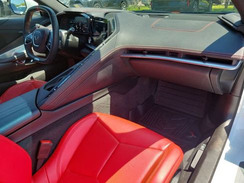 Used 2025 Chevrolet Corvette Z06 RWD image 18
