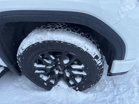 Used 2023 GMC Sierra 1500 Elevation image 10