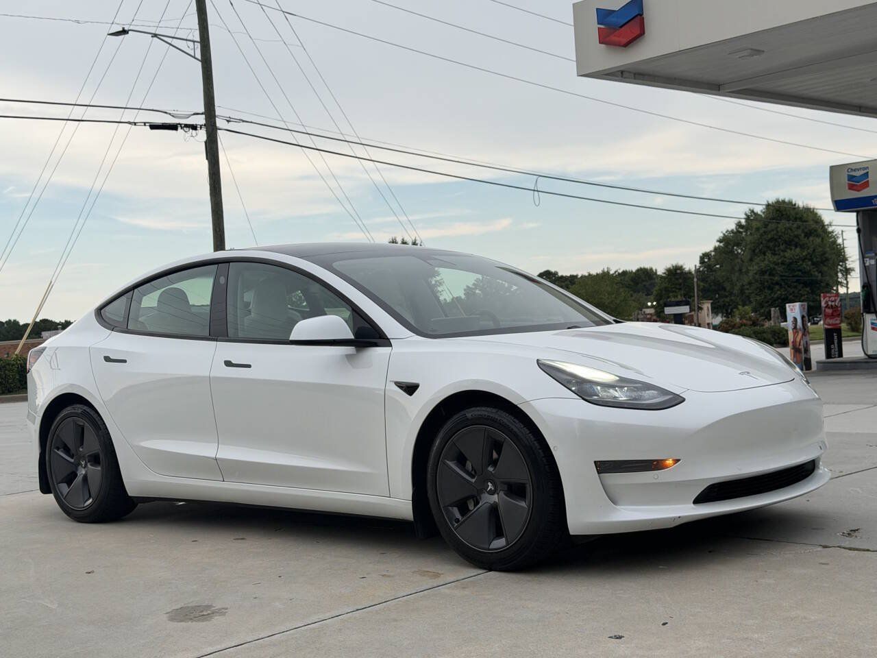 Used 2021 Tesla Model 3 Standard Range Plus RWD image 3